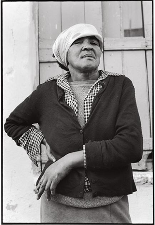 Illustration for article titled Photographer George Hallett Captures the âDignityâ of Apartheid